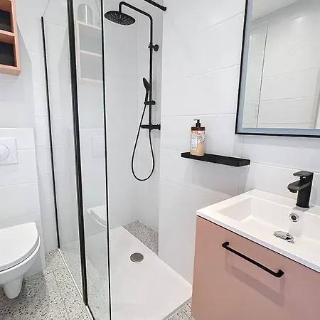 Cozy Studio In Scenery Quiet Ac Parking Ctr 5 Mn Olam Properties